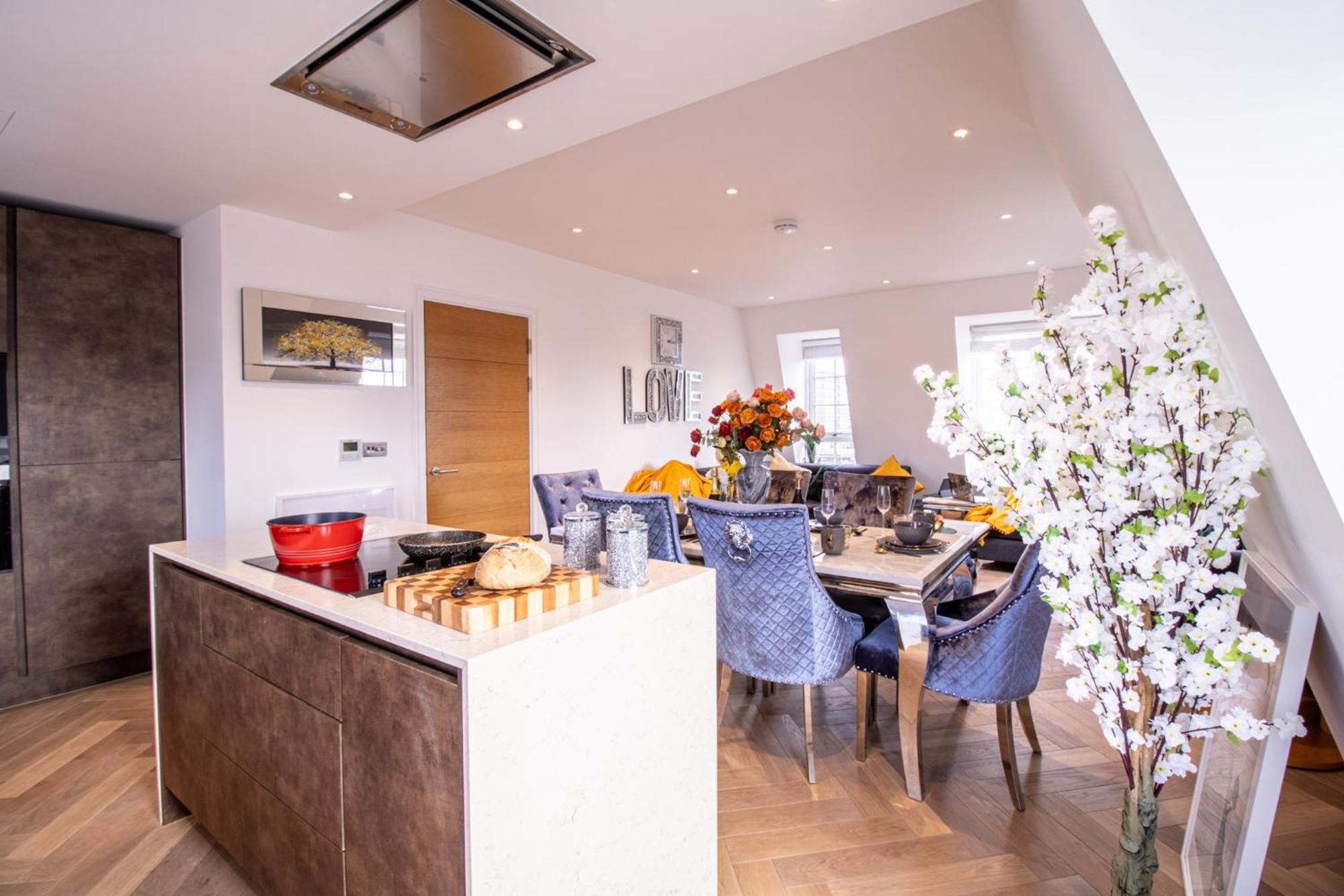 Elegant 3-Bedroom Penthouse In Marble Arch 70 Лондон Экстерьер фото